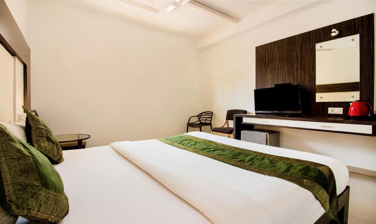 Treebo Trend Golden Nest Hotel Thane Exterior photo