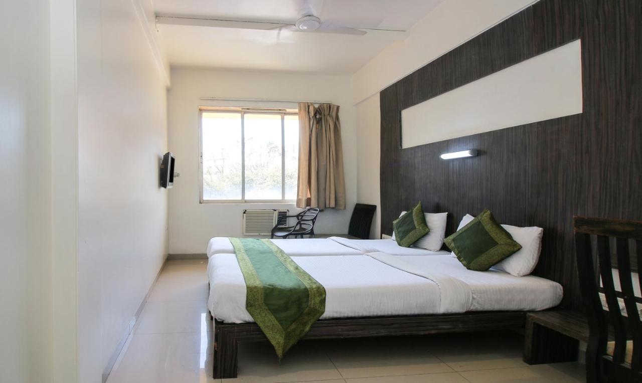 Treebo Trend Golden Nest Hotel Thane Exterior photo