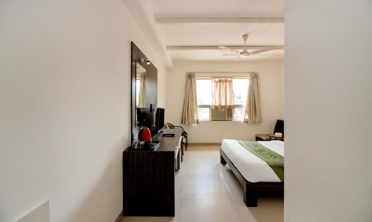Treebo Trend Golden Nest Hotel Thane Exterior photo